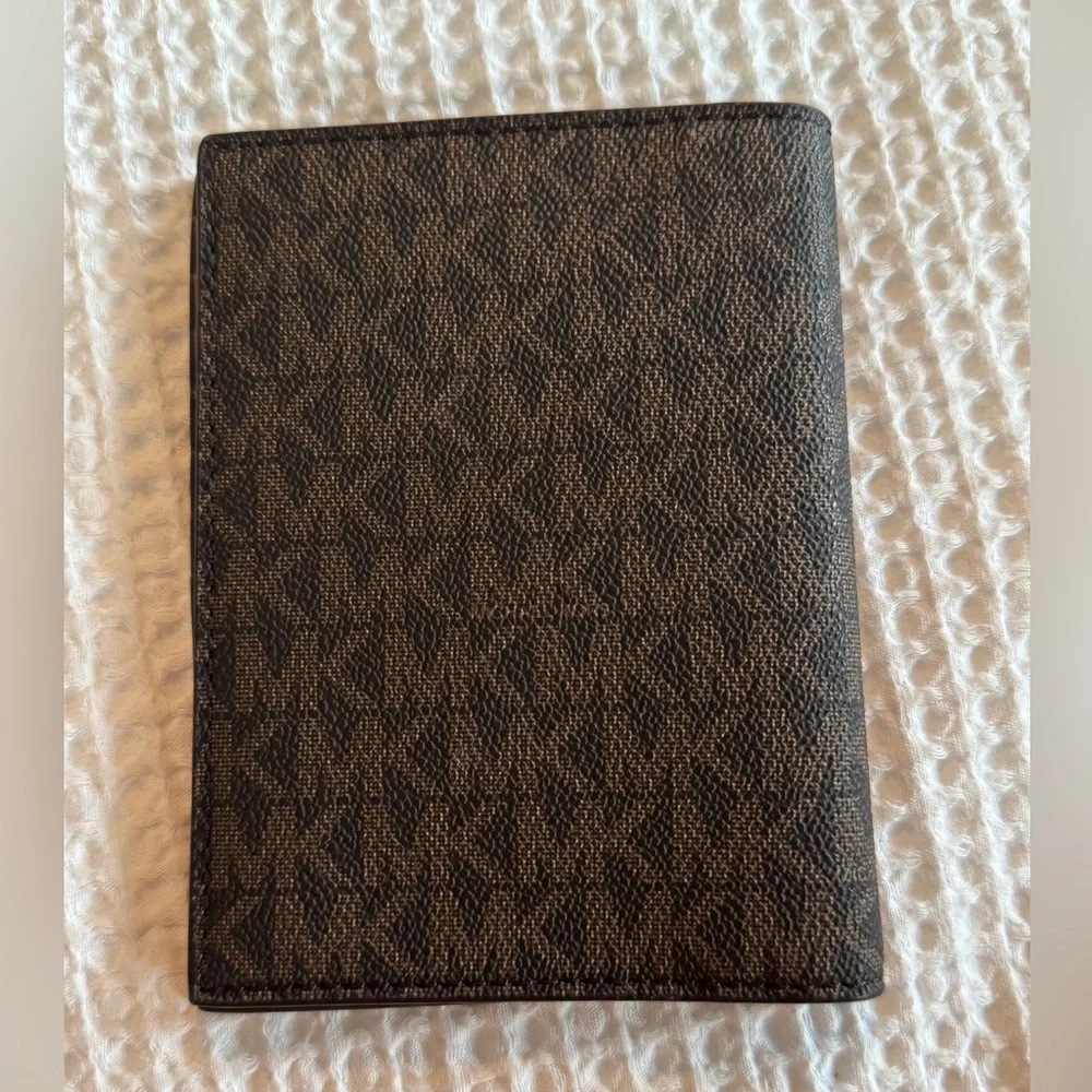 Michael Kors Brown and Black Monogram Card & Passport Sleeve NWOT